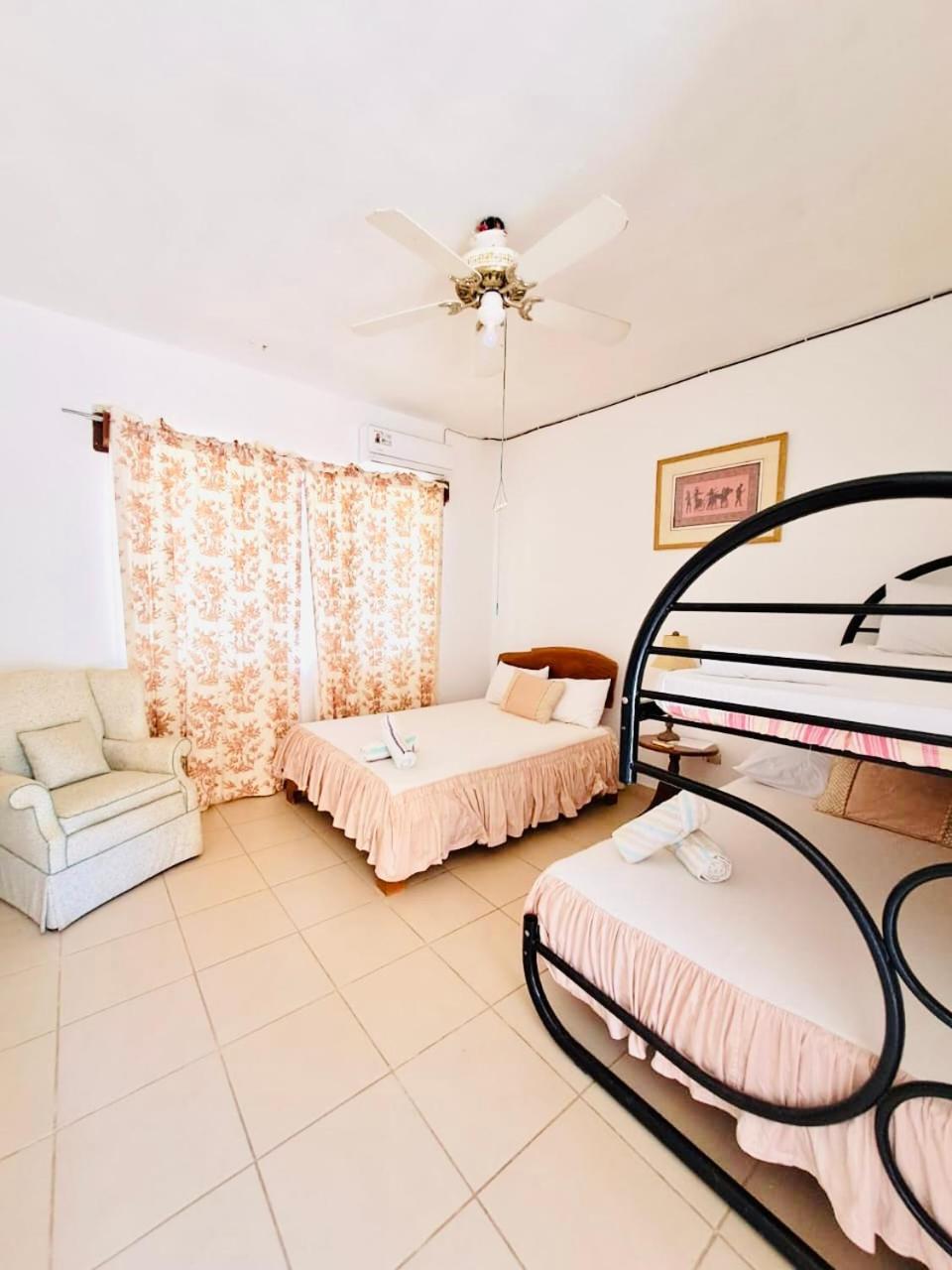 Hotel Georgi Cr Veintisiete de Abril 外观 照片