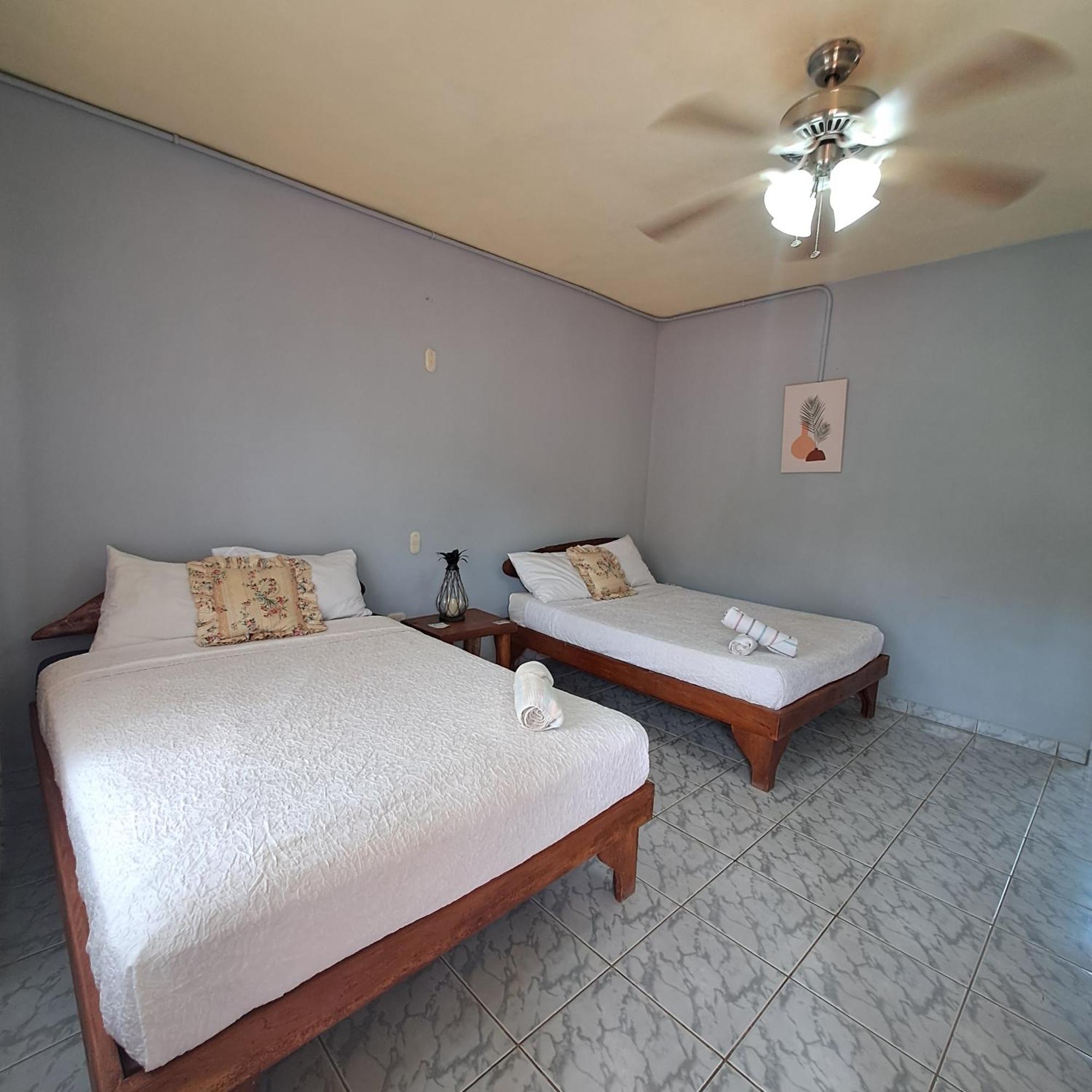 Hotel Georgi Cr Veintisiete de Abril 外观 照片